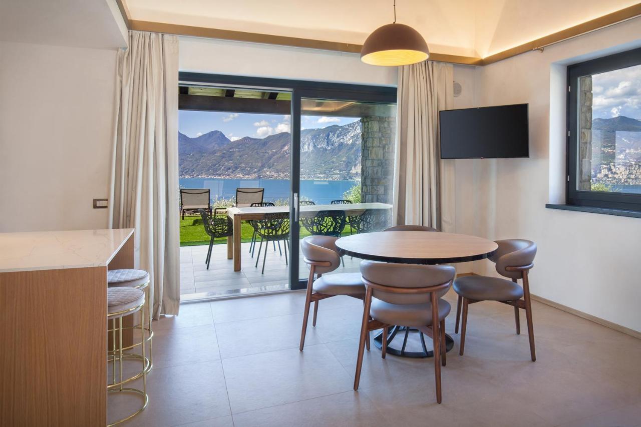 Villa Divina - Apt Icona Con Piscina E Vista Lago Castelletto Di Brenzone Luaran gambar