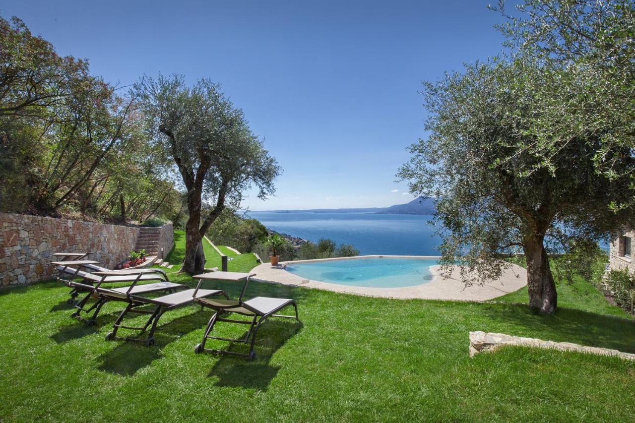 Villa Divina - Apt Icona Con Piscina E Vista Lago Castelletto Di Brenzone Luaran gambar