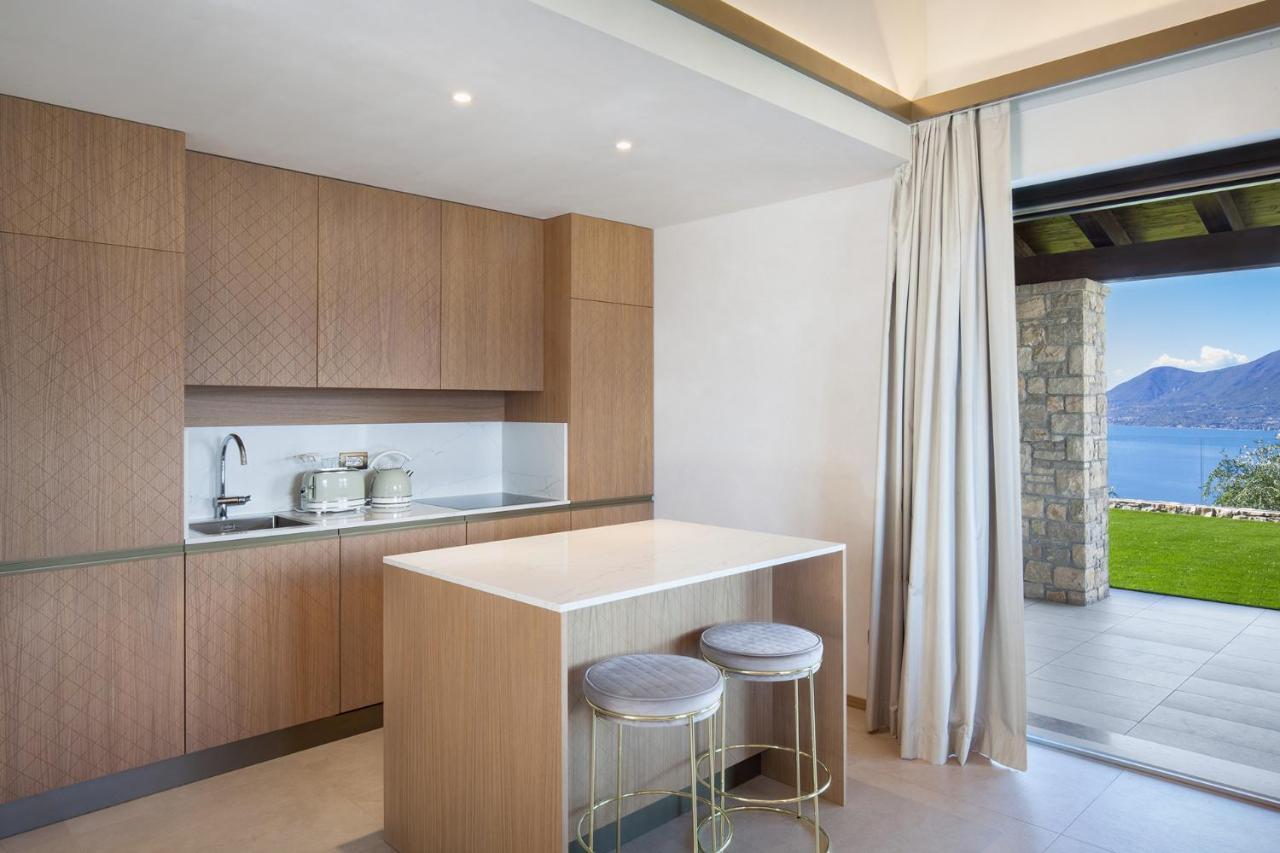 Villa Divina - Apt Icona Con Piscina E Vista Lago Castelletto Di Brenzone Luaran gambar
